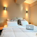 Luxury * スコピエ